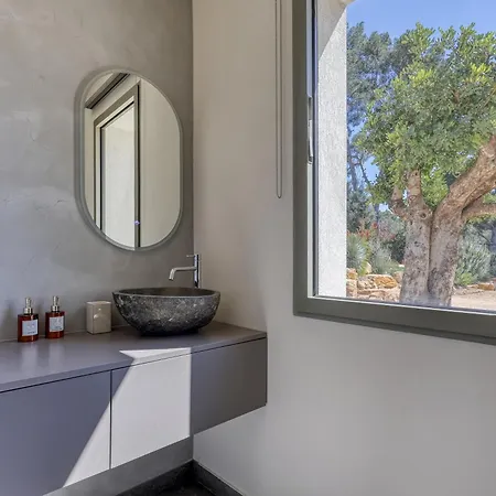 Villa Terre De Provence-luxurious Villa-pool-sea View